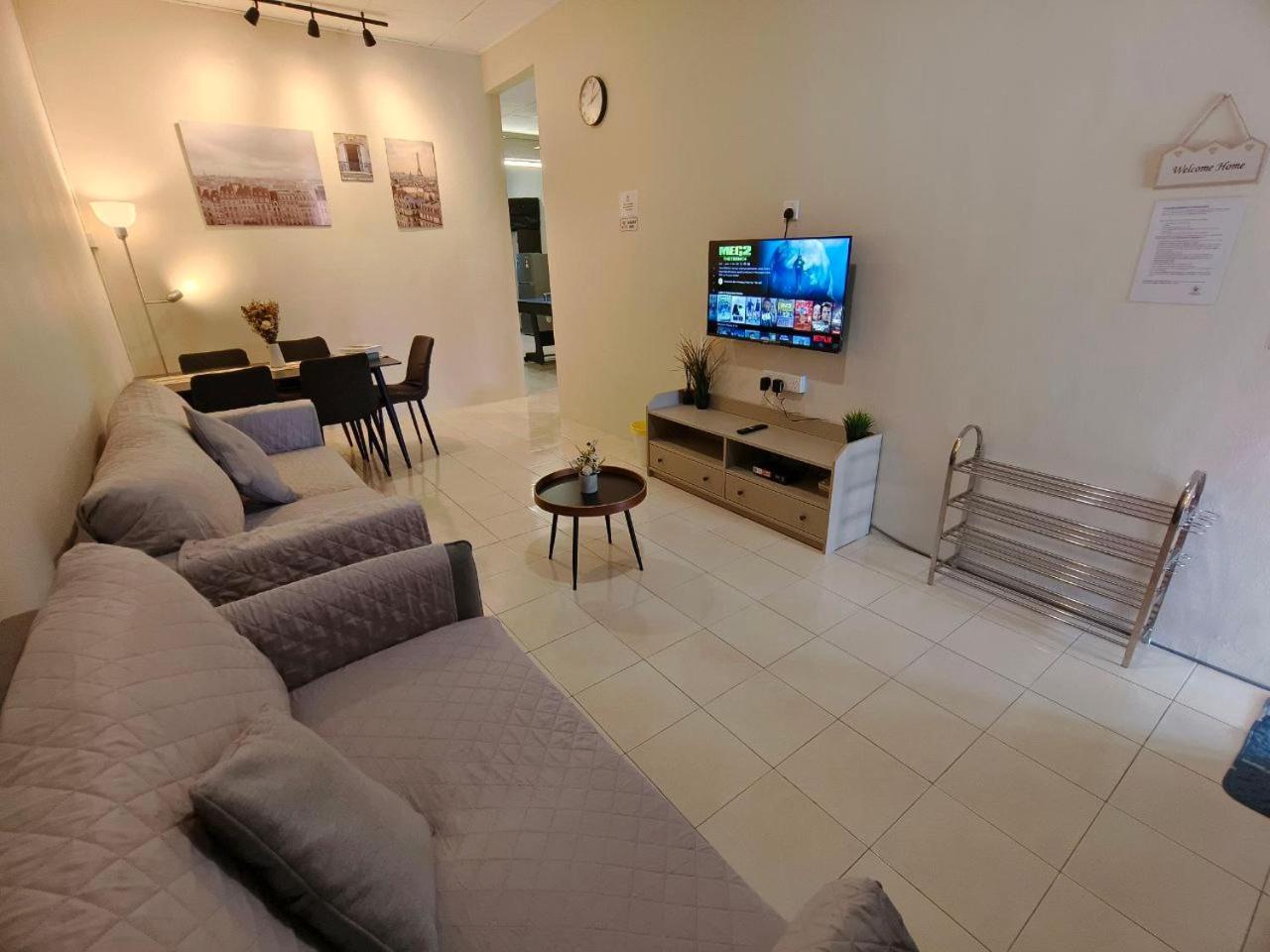 Newcastle Seri Impian Snooker Ping Pong Neflix Keluang Exterior photo